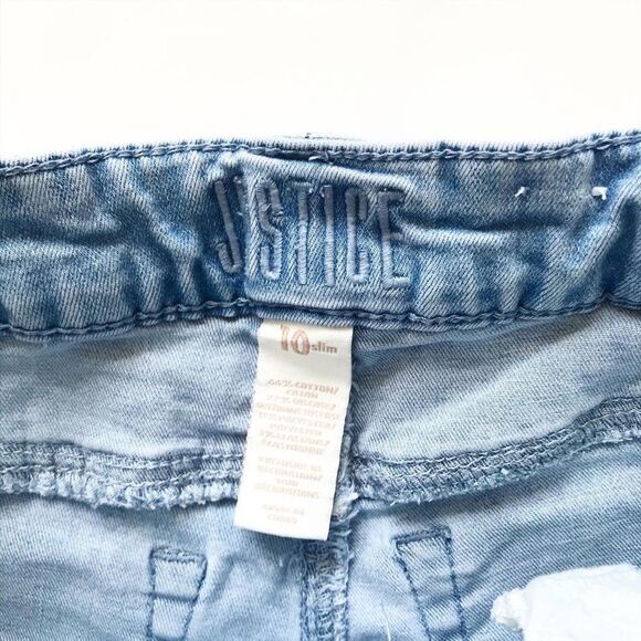Justice light wash crochet detail shorts EUC 10S - Picture 3 of 4